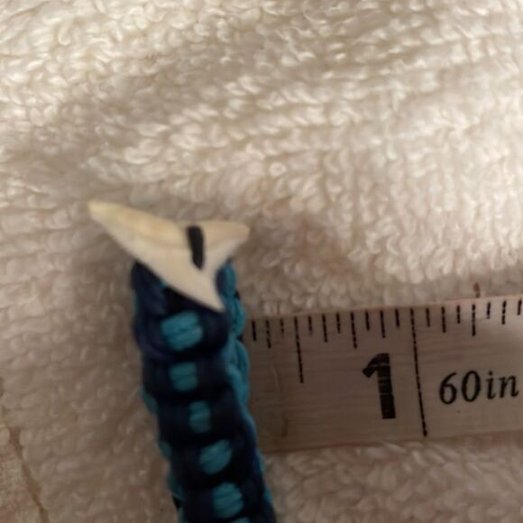 8” two tone adjustable woven cord bracelet w/14.7mm x 10.52mm real shark tooth - Picture 12 of 12